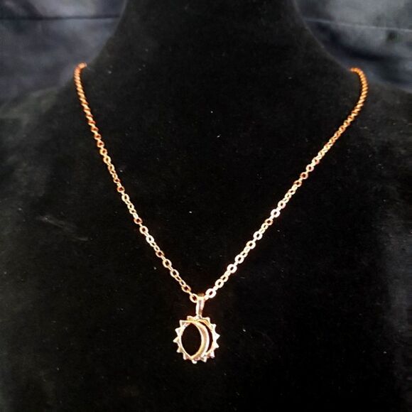 GOLD PLATED SUN AND MOON UNISEX PENDANT NECKLACE WITH INSPIRATIONAL CARD - Picture 7 of 9